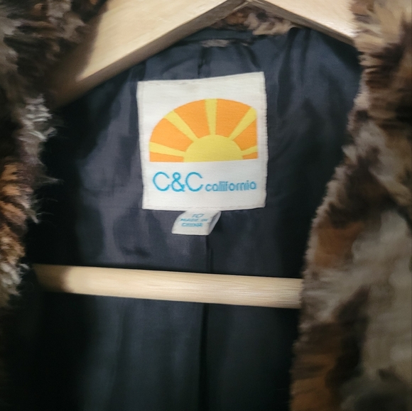 Girls Leopard faux fur coat - Picture 3 of 4